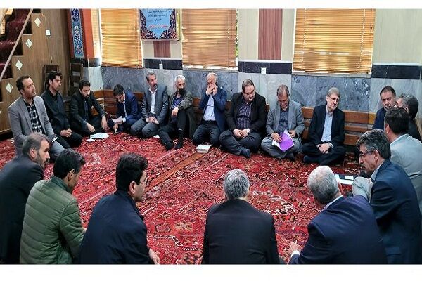 پیگیر روند احداث کنار گذر جنوبی و آسفالت خیابان امام خمینی، ایلخچی هستیم جلسه در شهرستان ایلخچی