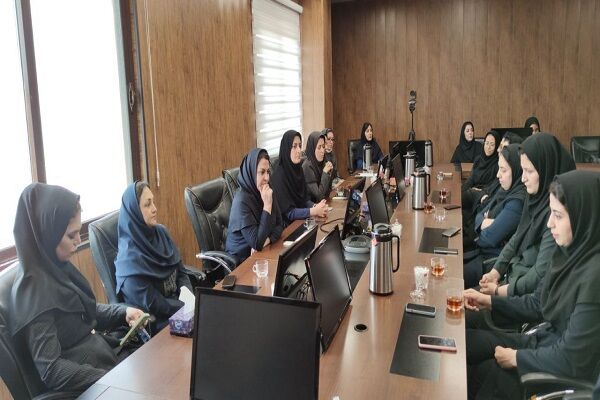 نشست هماندیشی بانوان اداره راه وشهرسازی خراسان شمالی با مدیر کل برگزار شد نشست هم اندیشی بانوان راه و شهرسازی خراسان شمالی