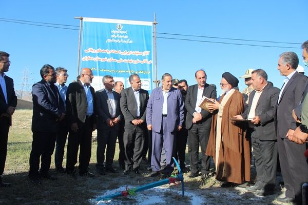 کلنگ زنی ۶۵۰ واحد مسکونی ویلایی نهضت ملی مسکن شهرستان دهلران استان ایلام مراسم کلنگ زنی 650 واحد مسکن ملی دهلران.JPG