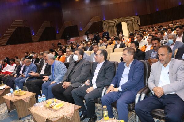 ایمنی راههای استان کرمان نیازمند طراحی یک نسخه کامل است معاون ایمنی و حمل و نقل سازمان راهداری و حمل و نقل جاده ای کشور عنوان كرد؛