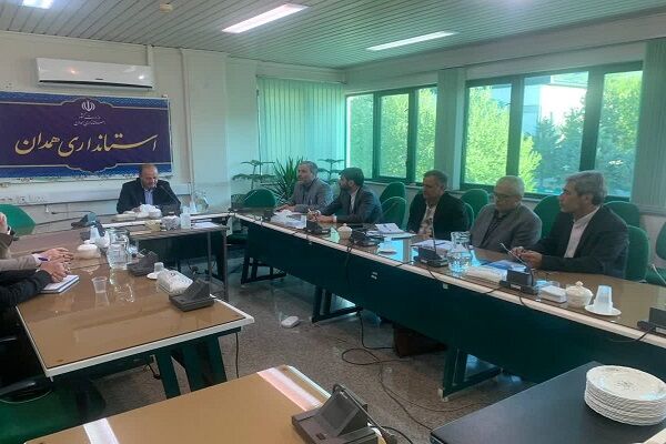 جلسه مشترک با معاون عمرانی استاندار همدان در خصوص اعزام زائران خانه خدا  هما و استانداری تهران