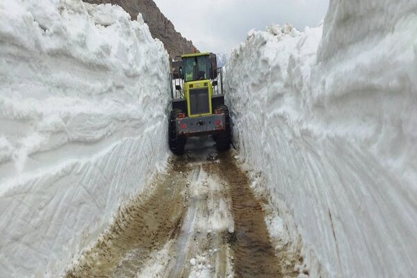 گردنه سپارده در الموت غربی بازگشایی شد گردنه سپارده