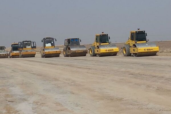 فعالیت بیش از ۳۵۰ دستگاه ماشین آلات سنگین برای ساخت بزرگراه در محورهای شمال سیستان و بلوچستان