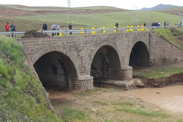 راه موقت کنار گذر در مسیر اردبیل - سرچم دایر میشود پل