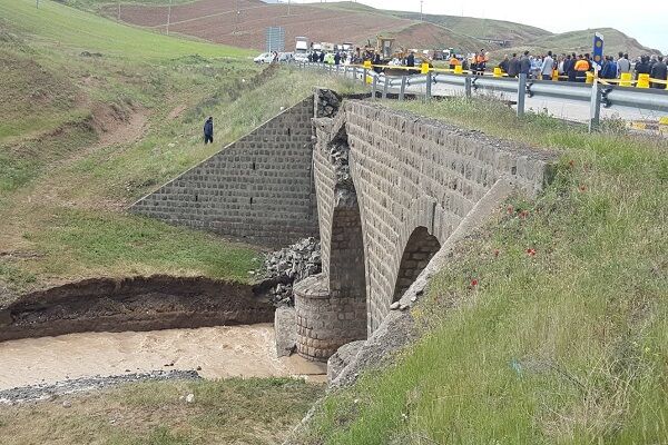 تردد در مسیر اردبیل-سرچم یک هفته تا ۱۰ روز آینده برقرار میشود تخریب