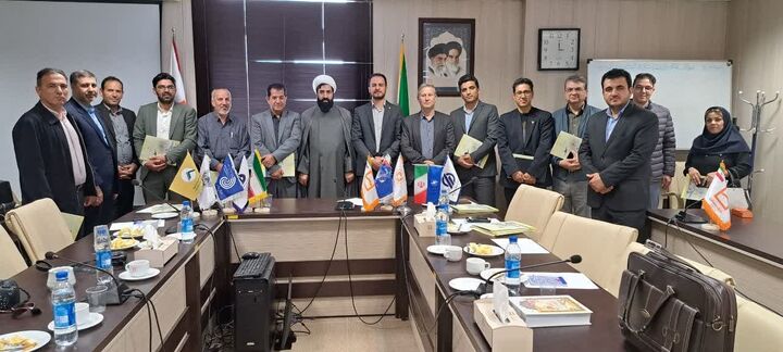 تجلیل مدیر کل راه و شهرسازی استان آذربایجان شرقی از اعضای شورای هماهنگی روابط عمومی استان تجلیل