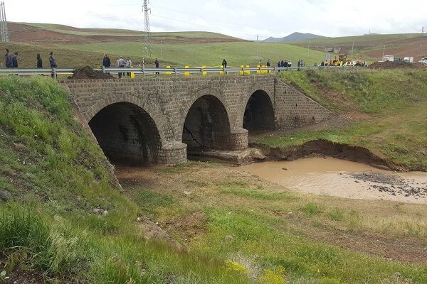 اجرای همزمان ۲ پروژه برای برقراری تردد از مسیر اردبیل – سرچم حفاظ