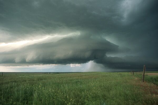 وزش باد و خیزش گرد و خاک در استانهای شرقی و غربی کشور باد طوفان توفان وزش باد