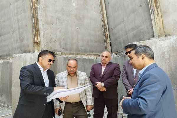 بازدید  رئیس سازمان مدیریت و برنامه ریزی از میدان در دست ساخت راه و شهرسازی زاهدان