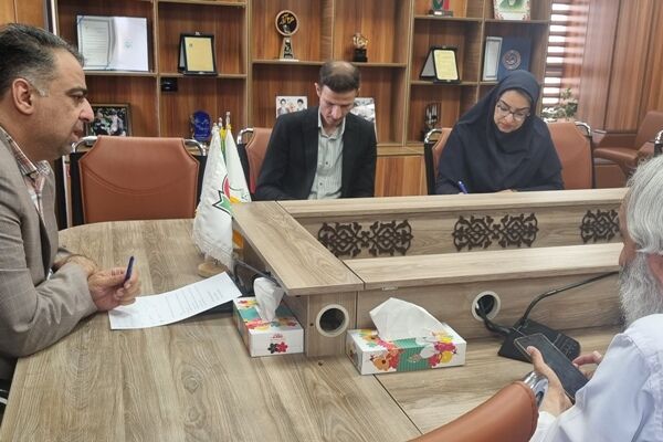 کامپوزیت جایگزین تابلوهای فلزی در جاده های استان کرمان می شود كامپوزيت جايگزين تابلوهاي فلزي در جاده هاي استان كرمان مي شود