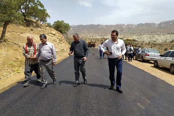 آسفالت ۸ کیلومتر از محور روستایی تخت چان پلدختر  آسفالت ۸ کیلومتر از محور روستایی تخت چان پلدختر