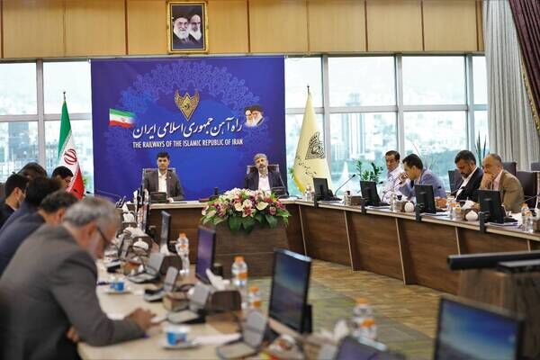اتصال مراکز تولیدی و کارخانجات زیرمجموعه شستا به شبکه ریلی/ همکاری استراتژیک راه آهن و شستا صالحی