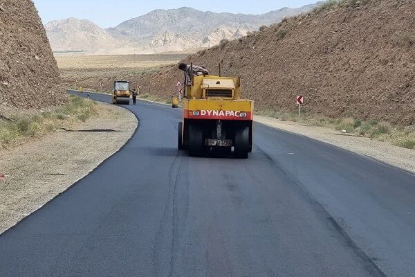 انجام عملیات اجرایی دو پروژه راهداری در شهرستانهای دهاقان و نطنز
