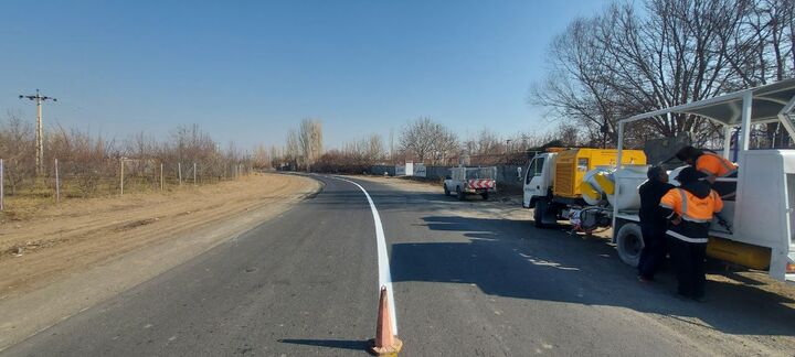 ویدئو| روکش آسفالت و خط کشی محورهای روستایی بولاماج، بایرام کندی و موسی قلی کندی 1FFD8B69-3E37-43B0-815C-15BA3240C045.jpeg