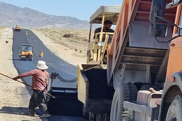 اجرای بیش از 65 کیلومتر روکش آسفالت در راه‌های استان اصفهان