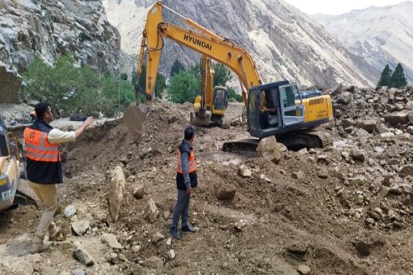 اختصاص ۱۰۰ میلیارد تومان برای جبران خسارت سیل به اردبیل/پیام قدردانی نماینده ولی فقیه در استان از سازمان راهداری بازدید اصحاب رسانه به همراه استاندار و مدیرکل راهداری و حمل و نقل جاده ای البرز از محور سیل زده کرج-چالوس