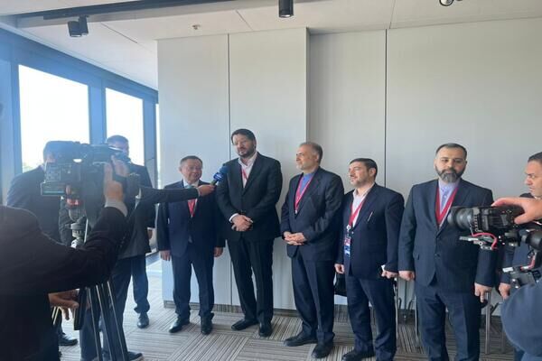 درخواست روسیه برای تسهیل واردات سیمان و مصالح ساختمانی از ایران وزیر روسیه