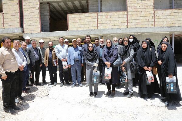 بازدید میدانی خبرنگاران چهارمحال و بختیاری از پروژههای راه استان برگزار میشود تور بازدید خبرنگاران چهارمحال و بختیاری از پروژه های راه استان