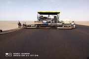 عملیات روکش آسفالت محور کهورک_شوره گز حوزه شهرستان نصرت آباد سیستان و بلوچستان به طول ۴ کیلومتر
