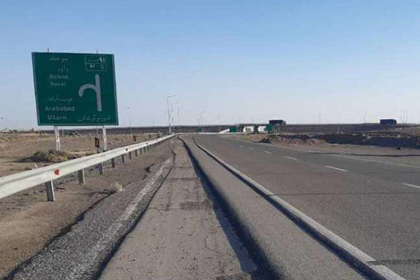 نصب و تعویض بیش از ۴۰۰ عدد تابلو و علائم در محورهای شهرستان فردوس تابلو اطلاعاتی خراسان جنوبی.jpg