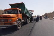 ببینید| عملیات آسفالت حدود سه کیلومتر از محور اصلی اسکل آباد-گوهرکوه- بزمان توسط اداره کل راه و شهرسازی سیستان و بلوچستان