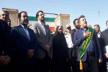 وزیر راه و شهرسازی به مقام شامخ شهدای اصفهان ادای احترام کرد