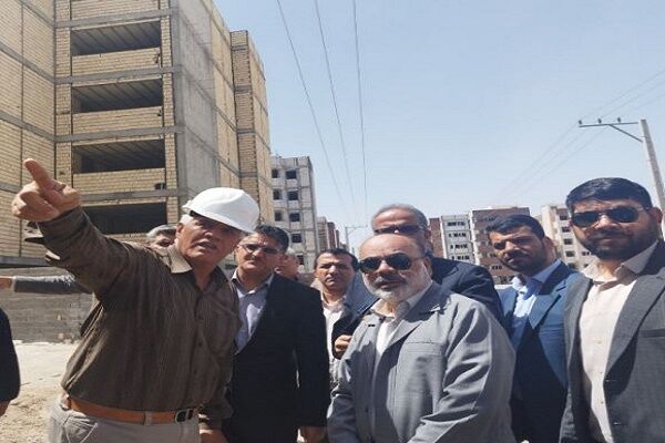 بازدید استاندار سیستان و بلوچستان از پروژه های طرح نهضت ملی مسکن زاهدان