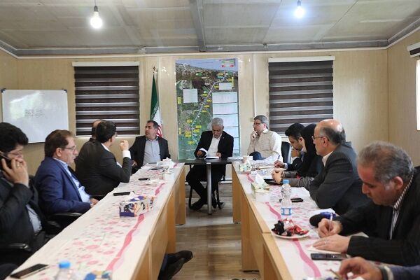 بررسی موانع مالی و اجرایی راه آهن رشت- کاسپین با حضور معاون وزیر راه و شهرسازی ع