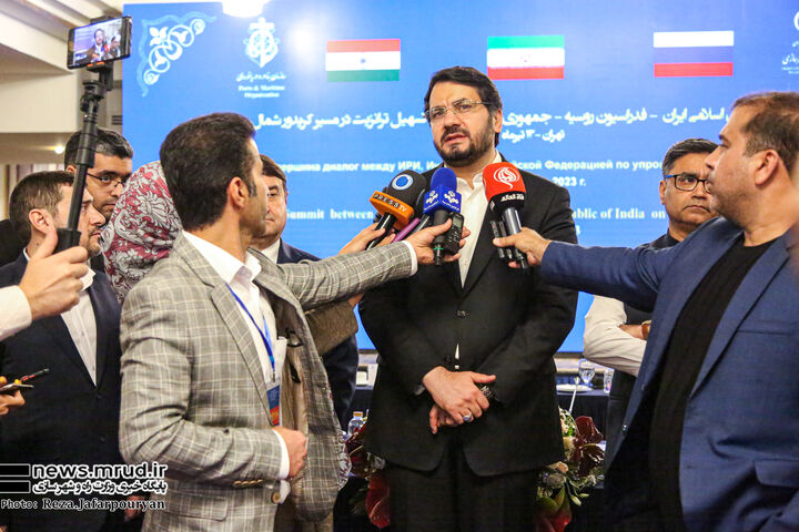 کاهش و یکسانسازی تعرفههای جادهای در توافق ایران، هند و روسیه ببینید | برگزاری نشست سه جانبه ایران، هند و روسیه با عنوان «توسعه کریدور حمل و نقل بین المللی شمال-جنوب»