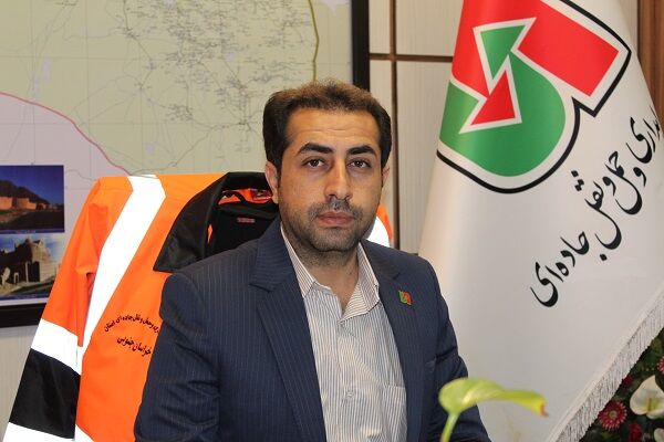 خط کشی بیش از ۲۶۰ کیلومتر از محورهای مواصلاتی شهرستان قاینات  رقابتی رییس اداره راهداری قاین.jpg