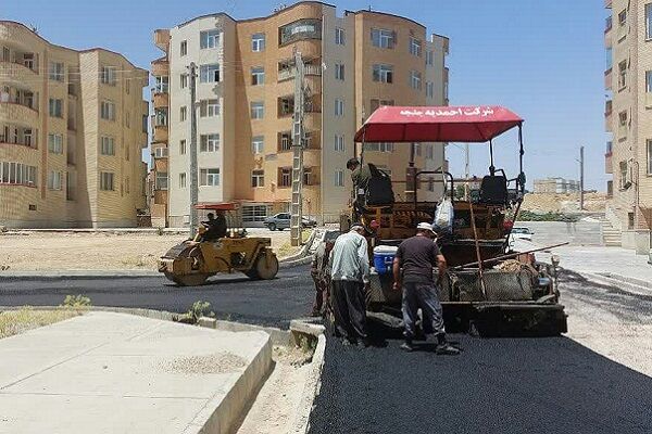 اجرای عملیات آسفالت مجتمع های طلاب و سلیم و الهیه بروجن عملیات آسفالت معابر الهیه و طلاب بروجن