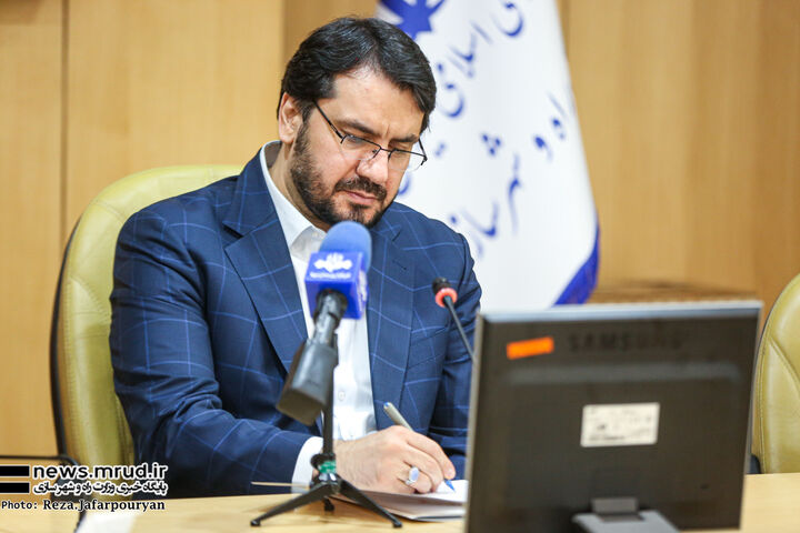 ابلاغ دستور وزیر راه و شهرسازی برای آغاز عملیات خدمترسانی سفرهای اربعین  وزیر _ مهرداد بذرپاش _ نوشتن