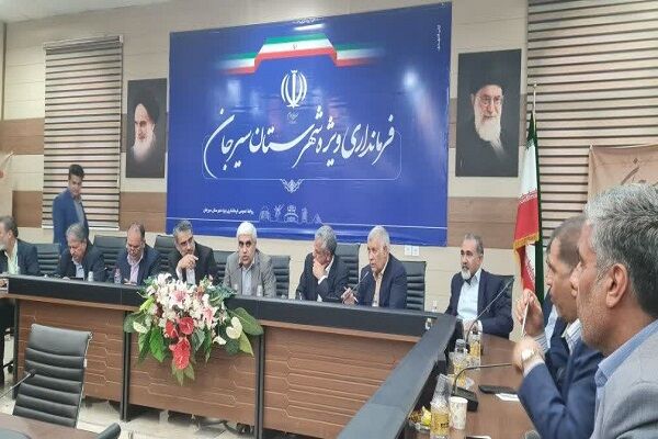 بازدید میدانی از فرودگاه سیرجان/ ساماندهی سطوح عوامل پروازی فرودگاه شهدای سیرجان  فرودگاه سیرجان