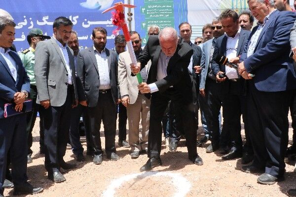 آغاز عملیات اجرایی پروژه آمادهسازی اراضی ۴۴۵ هکتاری طرح نهضت ملی مسکن پرند/ افتتاح خط مترو تا هفته دولت کلنگ زنی