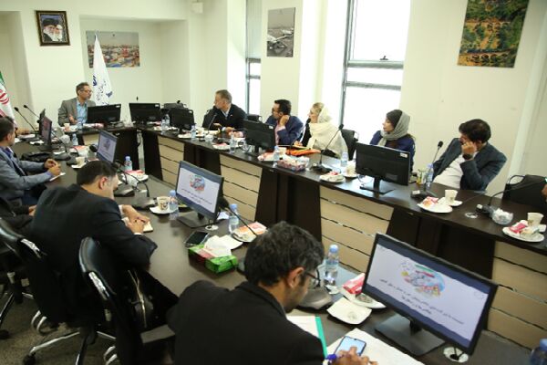 نقشه راه استفاده از ظرفیت شرکتهای دانشبنیان ترسیم میشود/پیادهسازی زیست بوم استارتآپی حملونقل در وزارت راه وشهرسازی صادقی جلسه