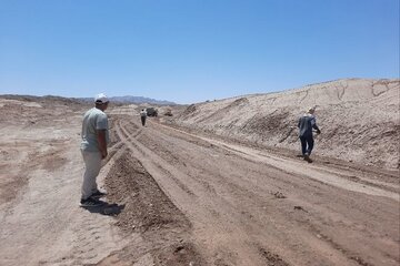 ببینید| ادامه عملیات تکمیل پروژه محور روستایی ارمیان میامی در شرق استان سمنان(شاهرود)