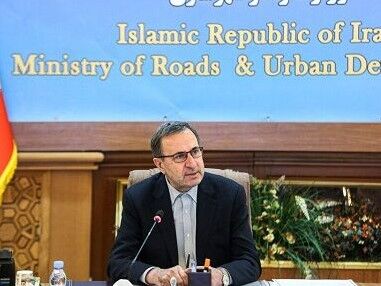 ترانزیت ۴ میلیون و ۶ هزار و ۵۰۰ تن کالای غیرنفتی و نفتی در چهارماه نخست سال جاری افندی