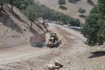 عملیات زیر سازی محور روستایی امیر آباد بخش ذلقی شهرستان الیگودرز