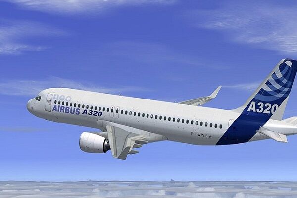 آسمان مرکز و نیمه غربی کشور هم برای پروازهای عبوری بین المللی بازگشایی شد/تمدید لغو پروازهای داخلی و خارجی در شمال، جنوب و غرب کشور تا ساعت ۱۴ فردا هواپیما