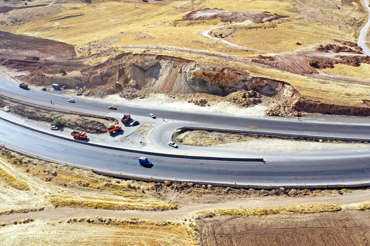 رفع ۴۷۹ نقطه پرتصادف از ابتدای سال جاری تا پایان آذرماه رفع نقطه پرحادثه قبل از گردنه چهارزبر استان کرمانشاه