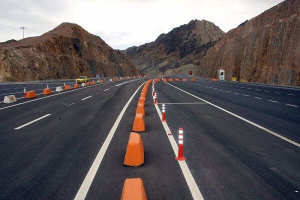 احداث ۲ هزار و ۱۰۰ کیلومتر آزادراه، بزرگراه و راه اصلی تا پایان تیرماه ع