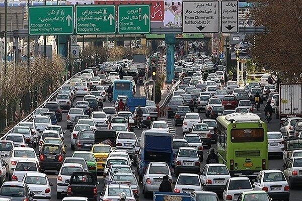 ترافیک سنگین در آزادراههای پردیس – تهران و قزوین – رشت تردد ترافیک