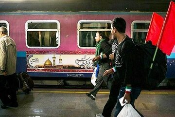 یک رام قطار زائران پاکستانی به کرمان اعزام شد