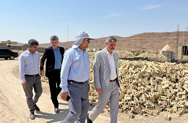 گزارش مدیرکل راه و شهرسازی لارستان از روند اجرای طرح نهضت ملی مسکن در شهر اوز نهضت ملی مسکن شهرستان اوز