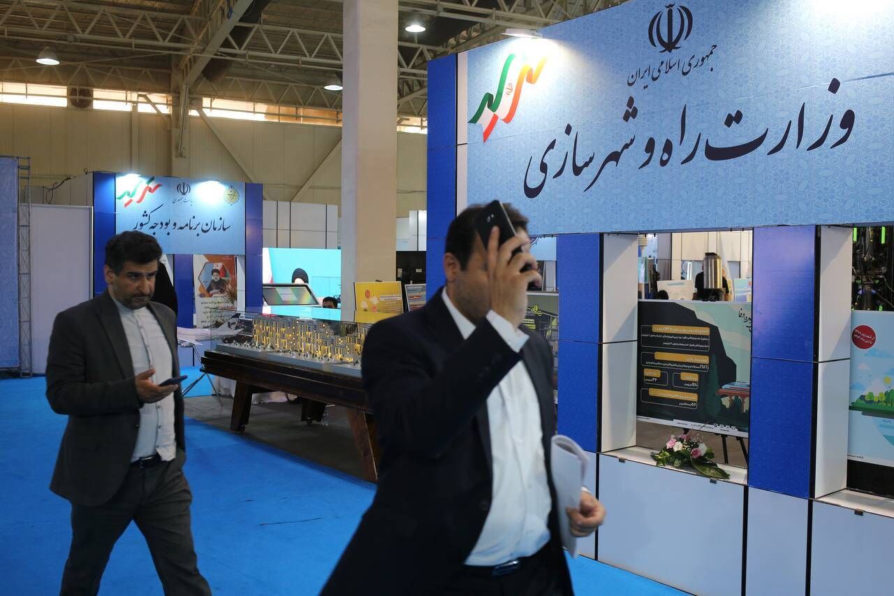 نمایشگاه «روایت خدمت» با شعار «وعده، وفا» افتتاح شد