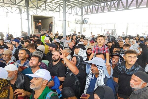 ۲۰۸ هزار زائر اربعین در شبانه روز گذشته از مرز مهران تردد کردند تردد مسافر