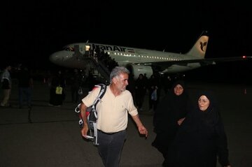 ببینید| حال و هوای اربعین در فرودگاه زنجان