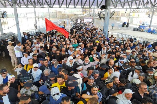 تردد ۱۷۰ هزار و ۱۵۵ زائر اربعین از مرز مهران طی شبانه روز گذشته تردد