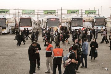 استقرار ۲۲۰ ناوگان حمل و نقل عمومی در مرزهای خوزستان/ جابه‌جایی زائران روان است
