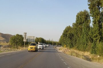 بیش از ۴۲ هزار وسیله نقلیه از محورهای مواصلاتی خراسان شمالی خارج شدند